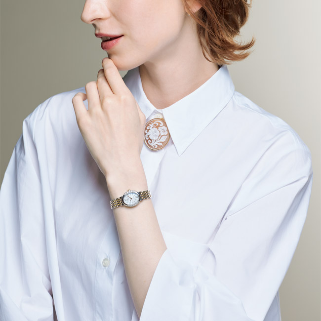 イタリア製シェルカメオブローチ／ペンダント兼用