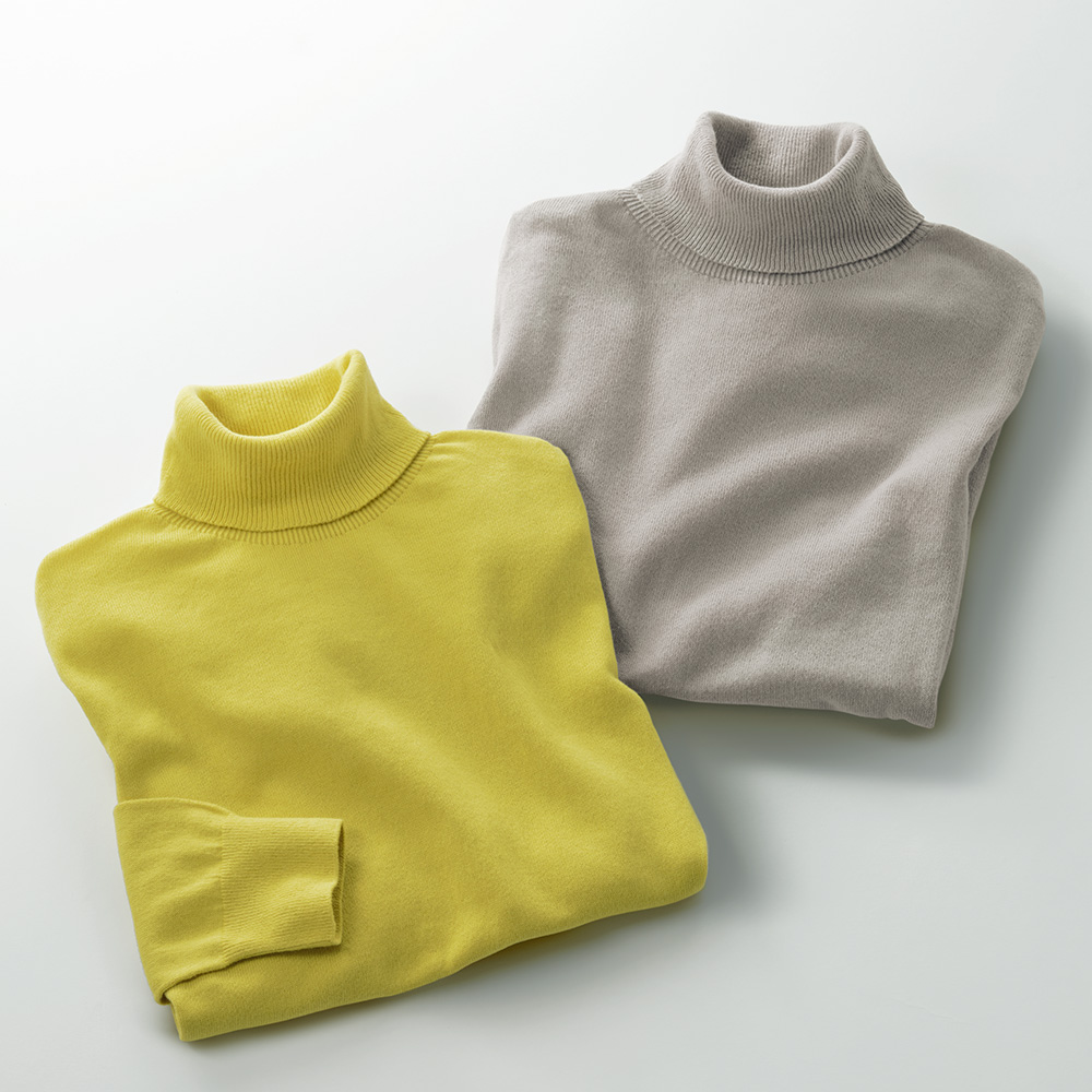 ふわふわコットンタートルセーター