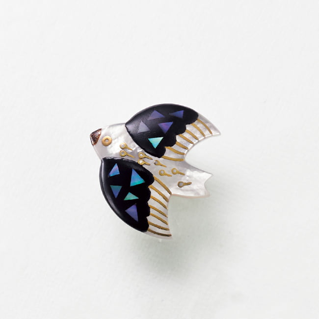 ツバメの蒔絵ピンブローチ