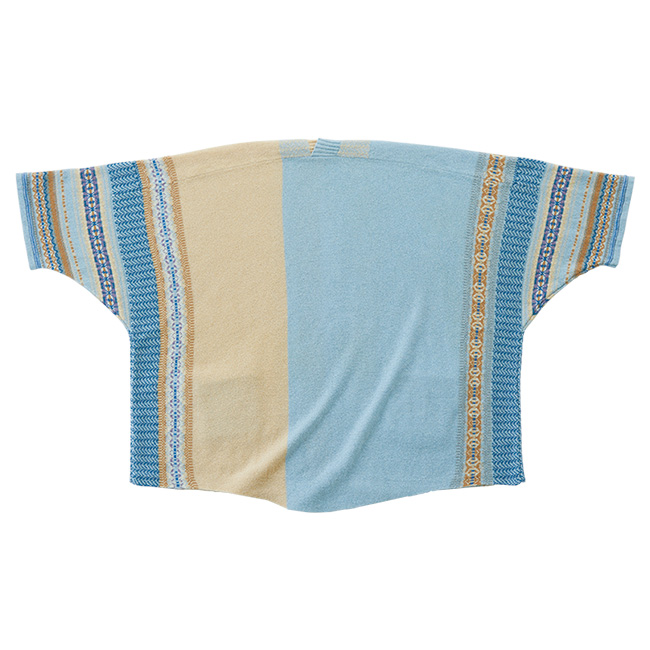 ポケット付き・柄編みカーディガン