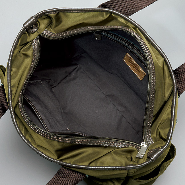 ミリタリー調スマートトートバッグ