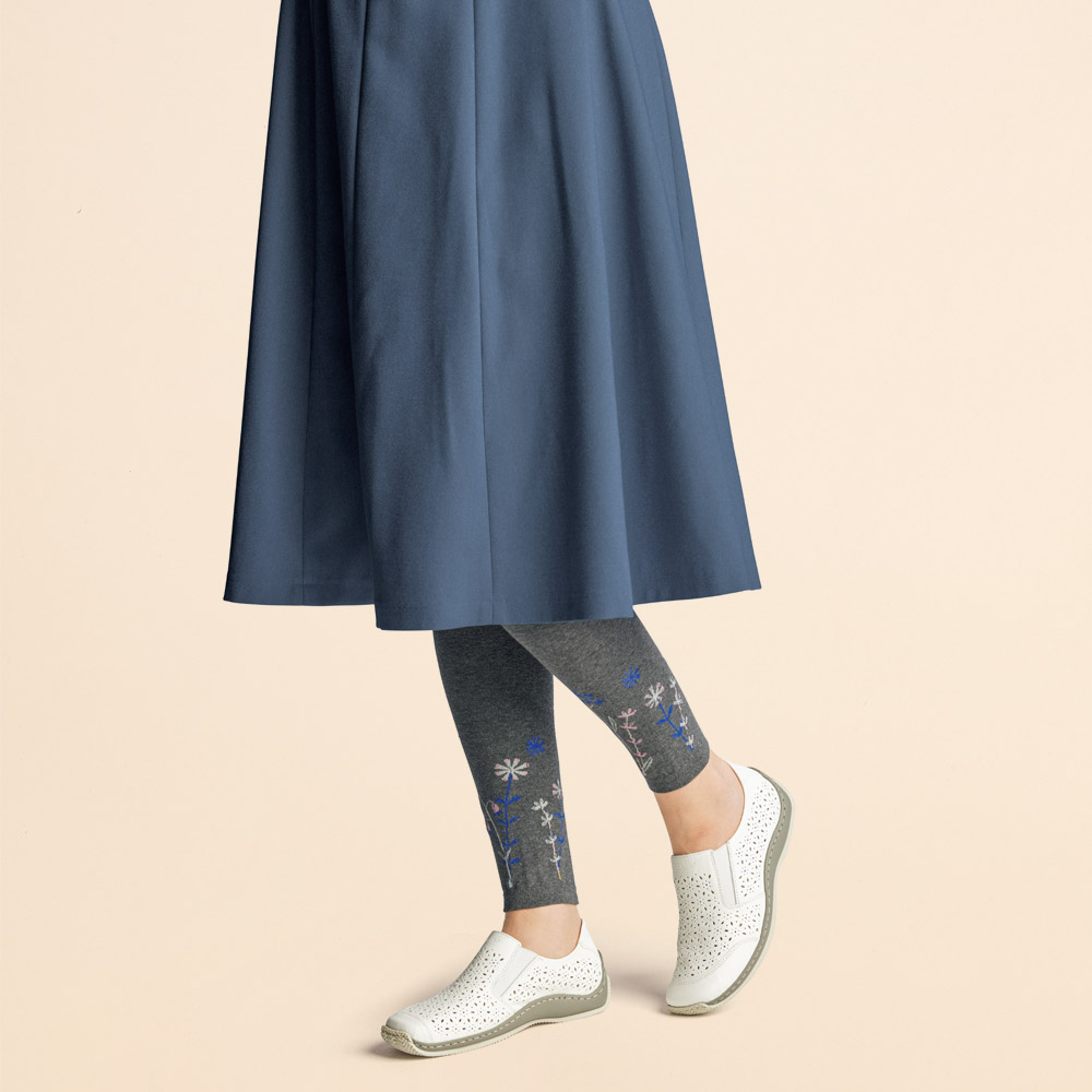 パンチングデザインスリップオン