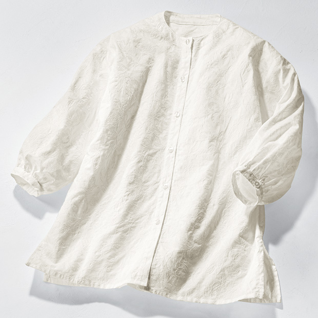 お花の刺しゅうブラウス