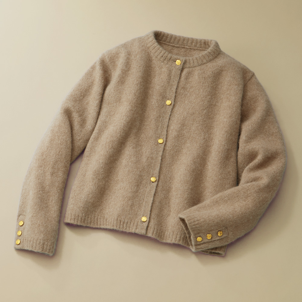 アルパカ混メタルボタン使いカーディガン