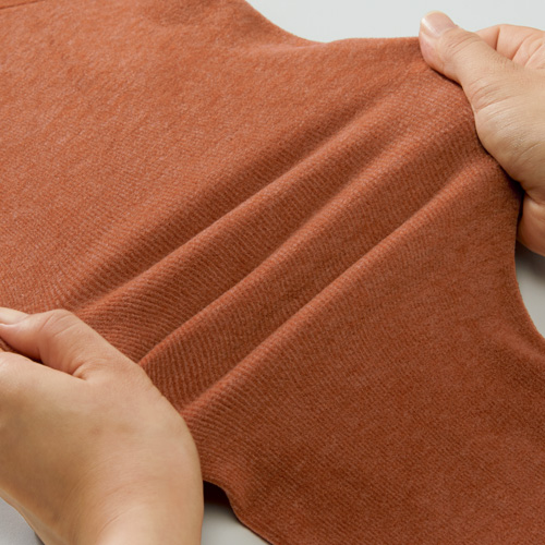 吸湿発熱ハイネックシャツ／2色セット