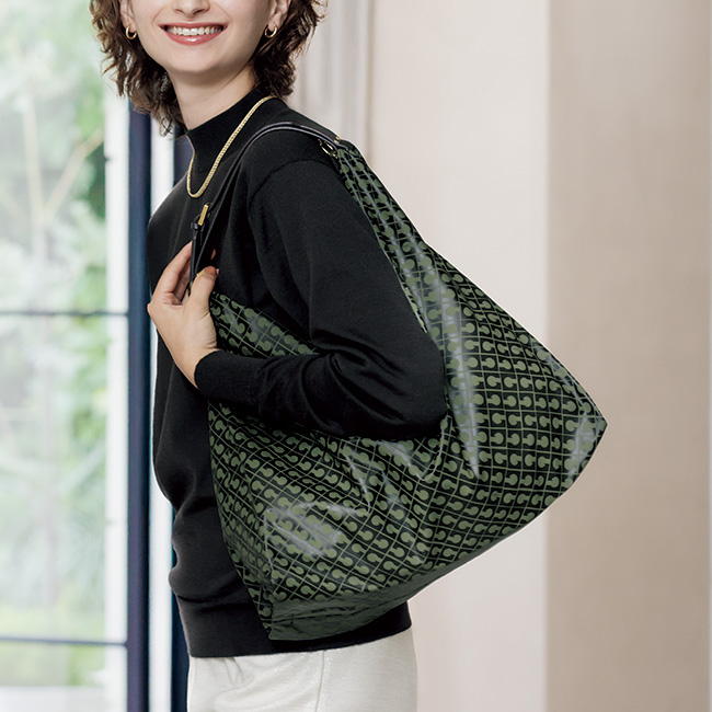 ショルダーバッグ/ミニバッグ付き