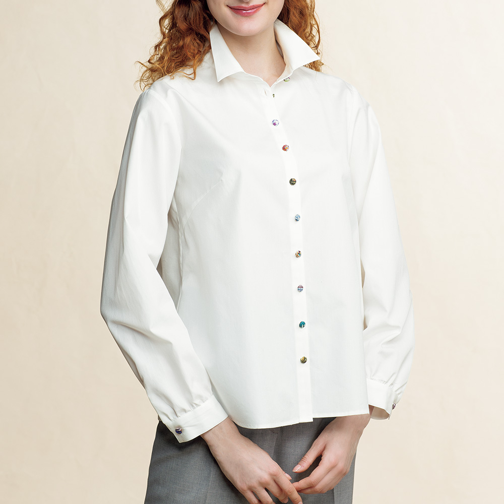 リバティプリントのカラフルボタンブラウス