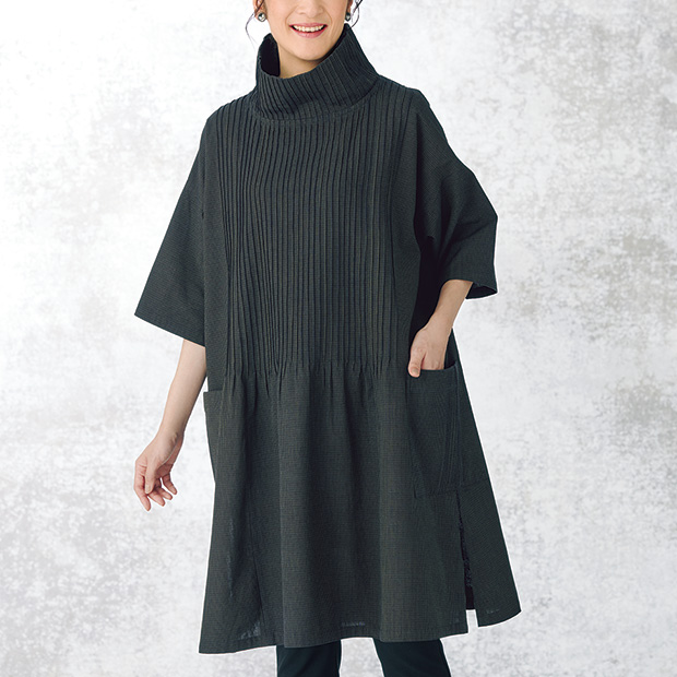 ピンタックプルオーバー