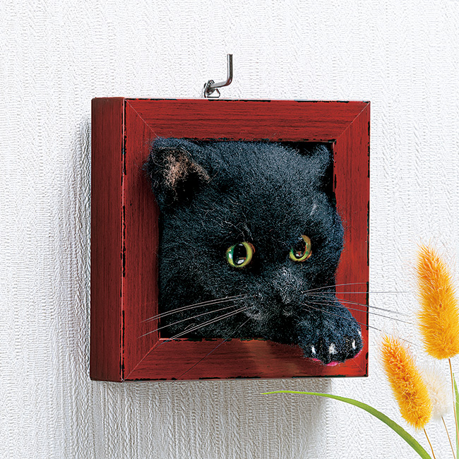 羊毛フェルト額「窓猫」