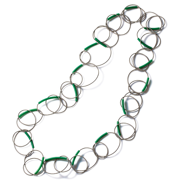 スパイラリーナロングネックレス