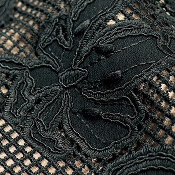 レースのフレアースカート