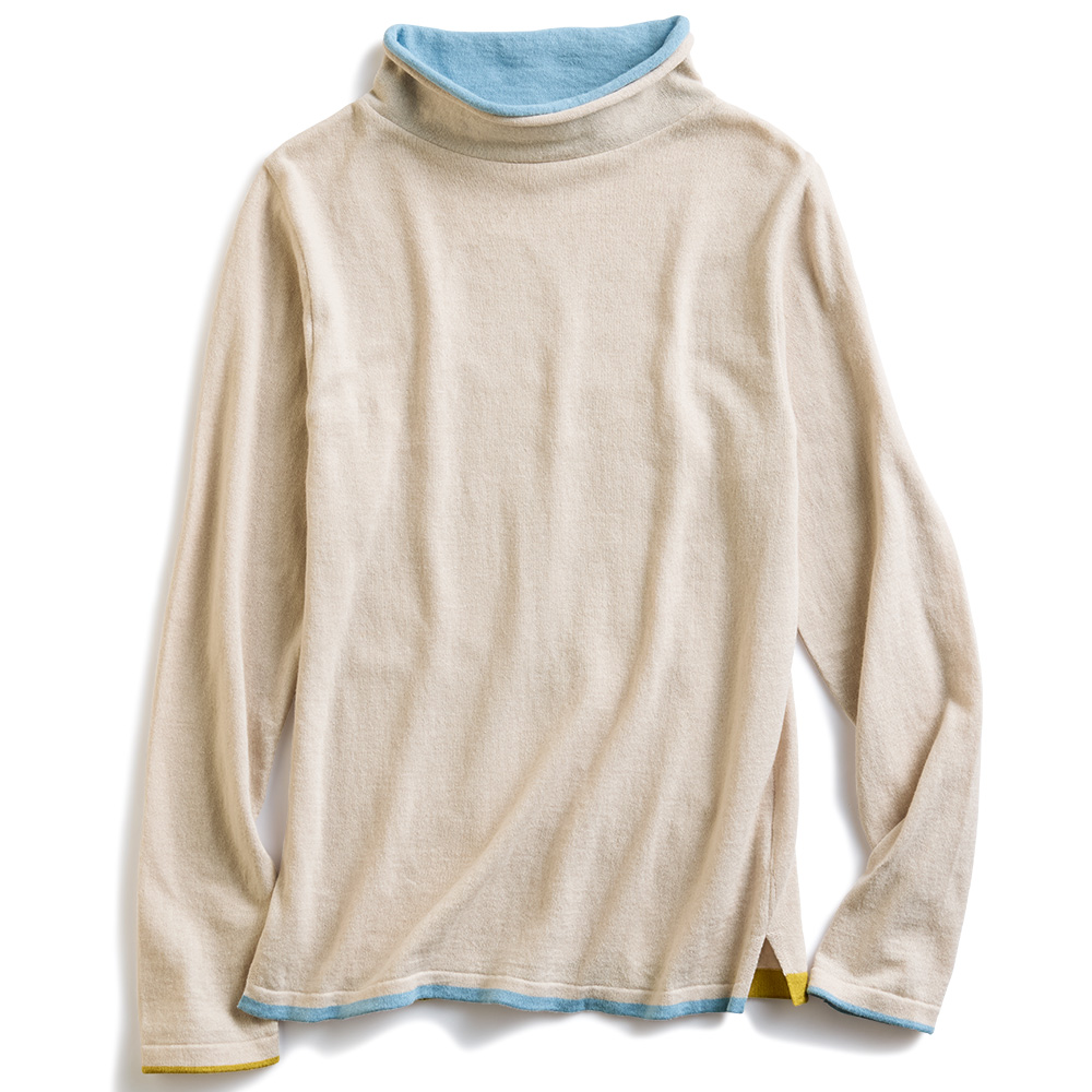 二重襟ハイネックのプルオーバー