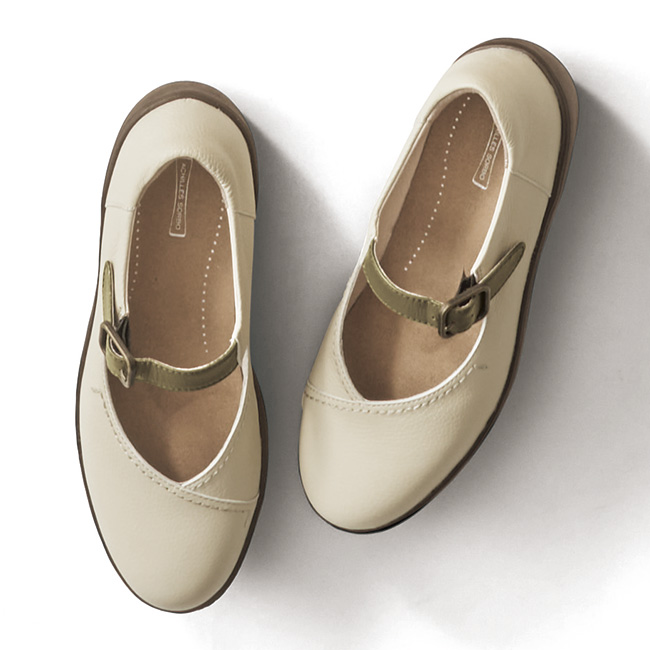 ストラップシューズ