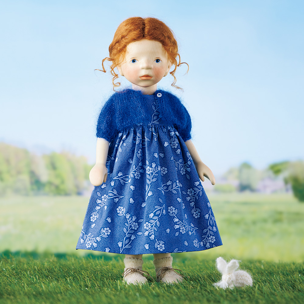 うさぎとお散歩する女の子