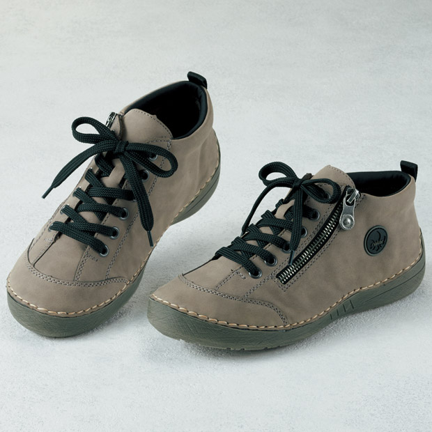 ファスナー付きシューズ