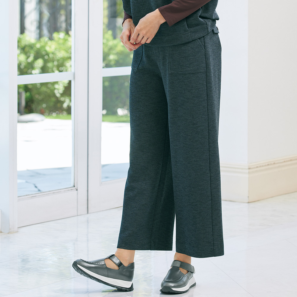 快適フィットのTストラップスニーカー