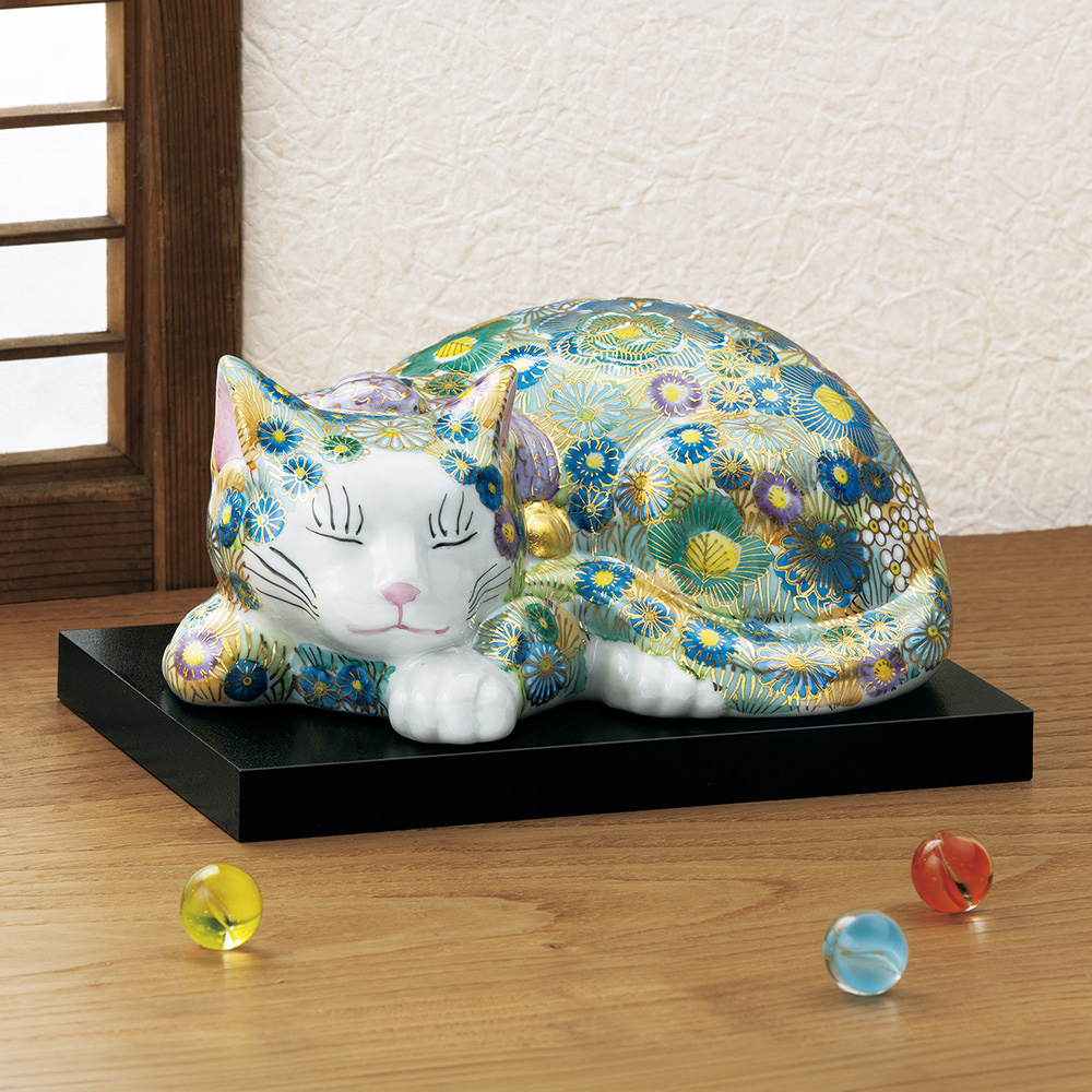 九谷焼／花詰眠り猫（台付）