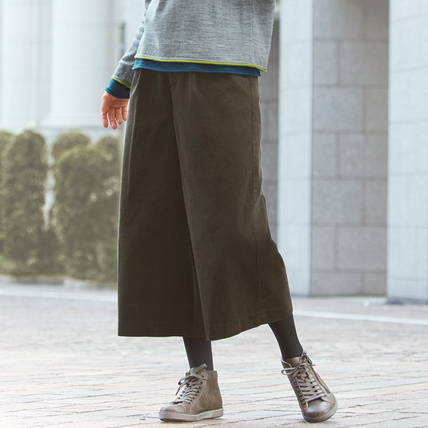 ストレッチコーデュロイワイドパンツ