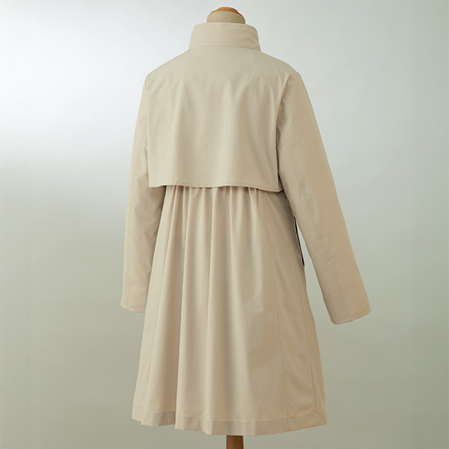 スタンドカラーステッチレスダウン