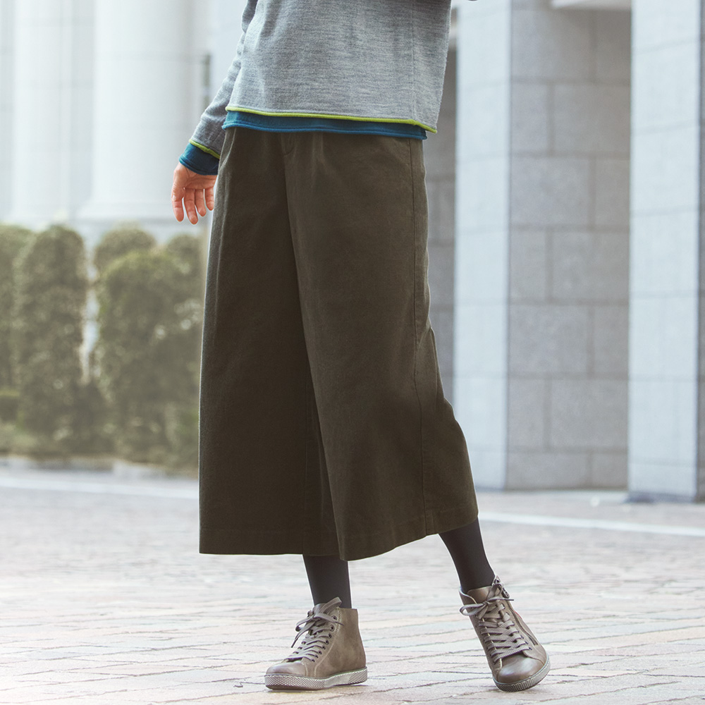 ストレッチコーデュロイワイドパンツ