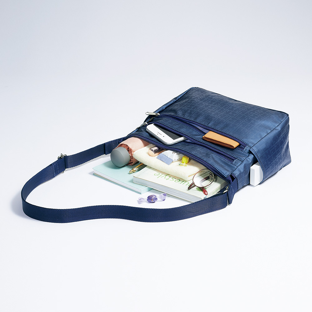 撥水･軽量ショルダーバッグ