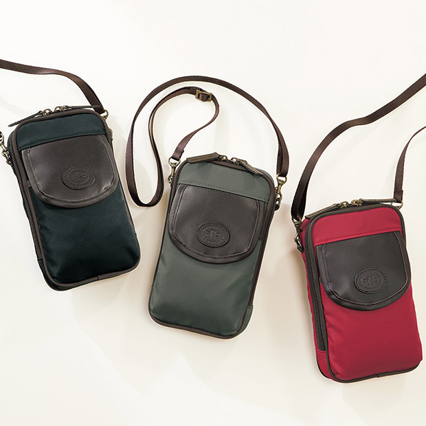 跳ね上げフラップの楽々スマホポーチ