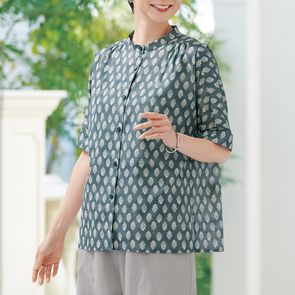 花柄プリントブラウス