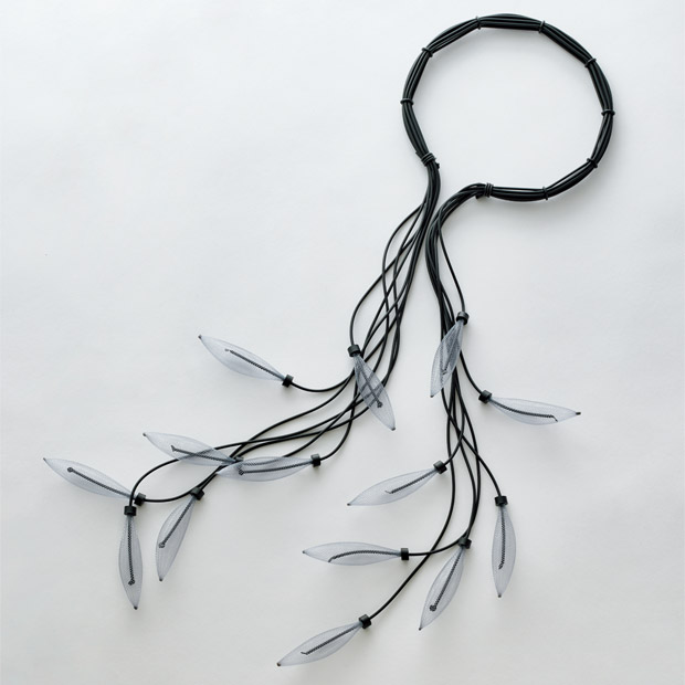 メッシュロングネックレス