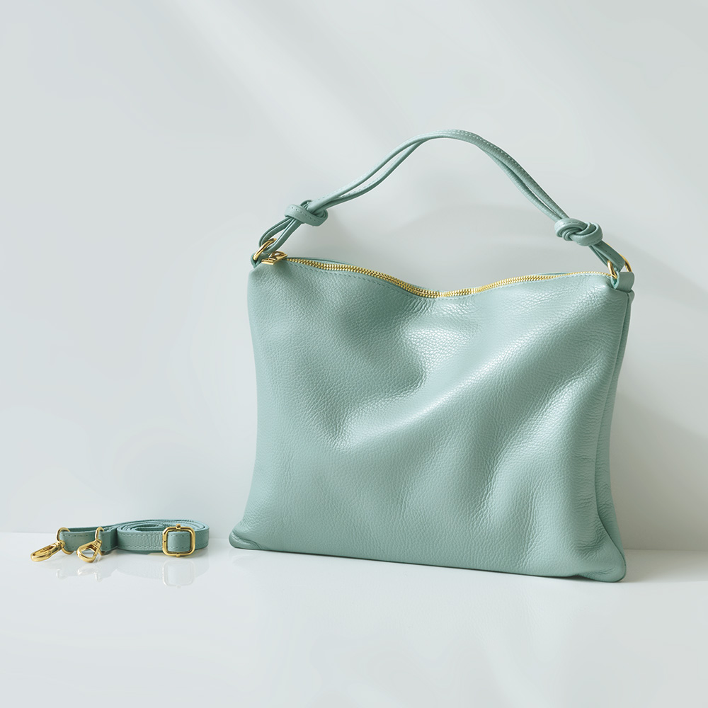 レザーショルダーバッグ