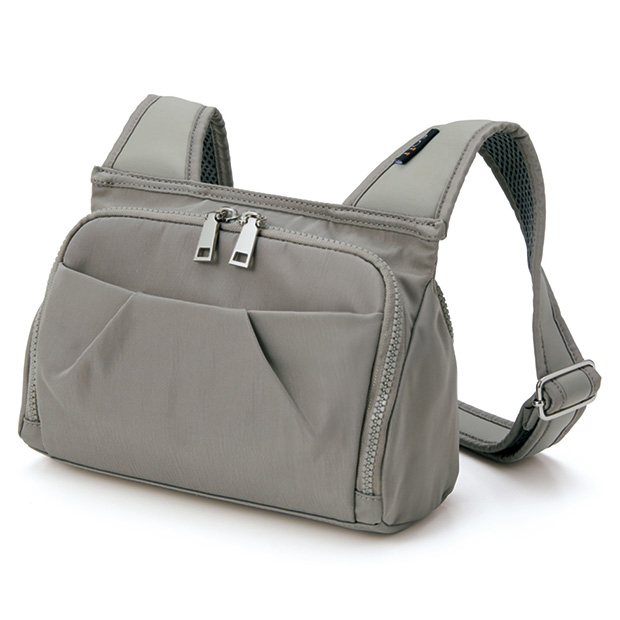 身体に寄り添うミニショルダー／広々開口タイプ