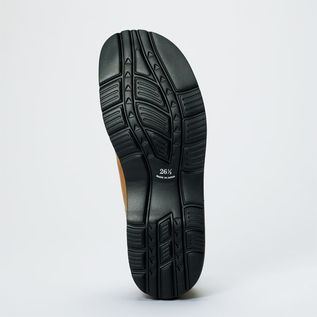 国内鞣し鹿革･軽量足なり設計シューズ