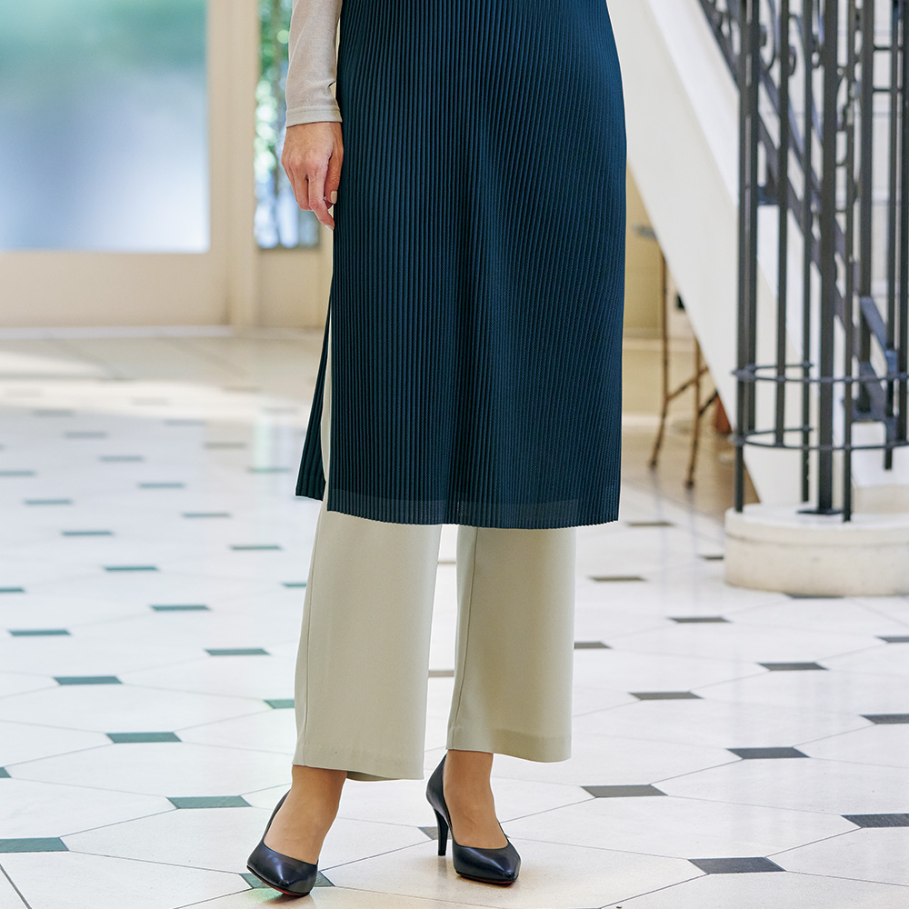 バックサテン･ワイドストレートパンツ