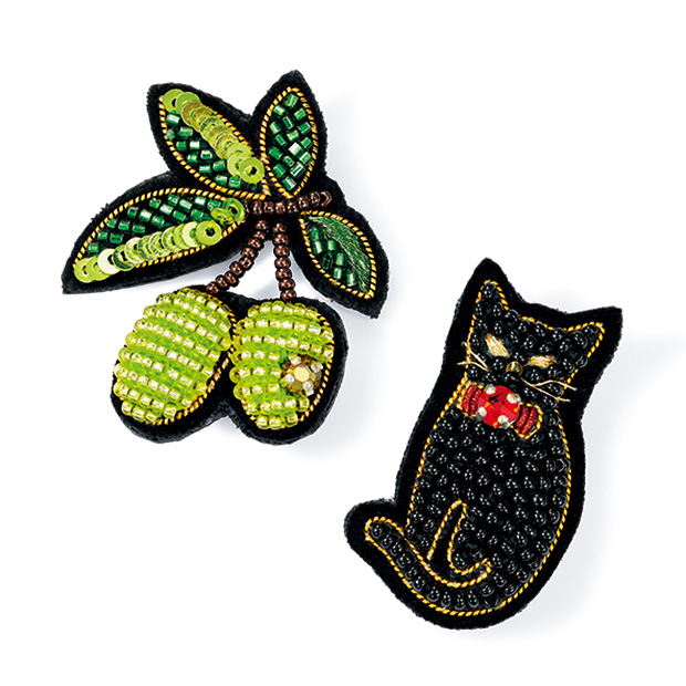 クロネコのブローチとグリーンオリーブのピンズセット