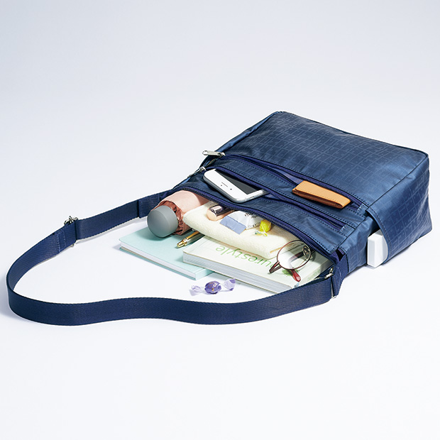 撥水･軽量ショルダーバッグ