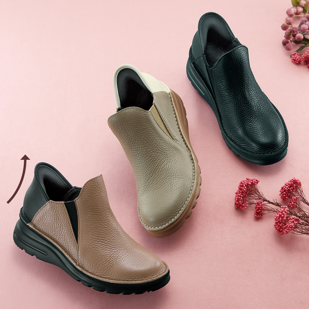 軽量レザースリップオンシューズ