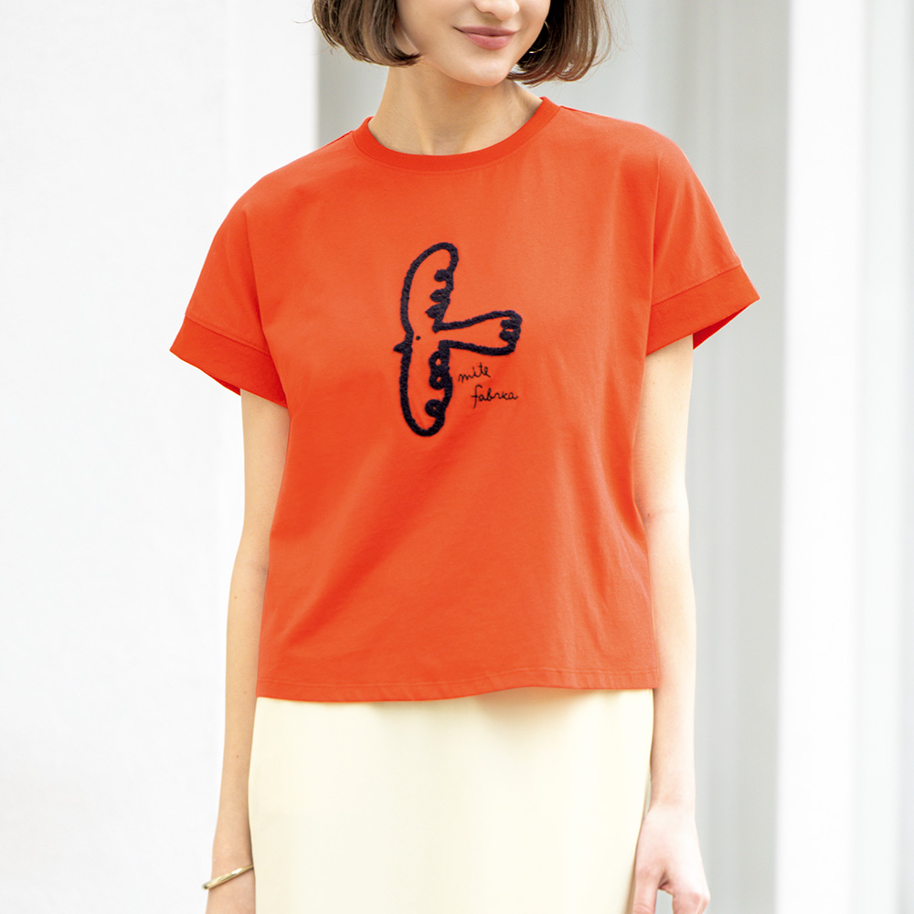 刺しゅうモチーフTシャツ