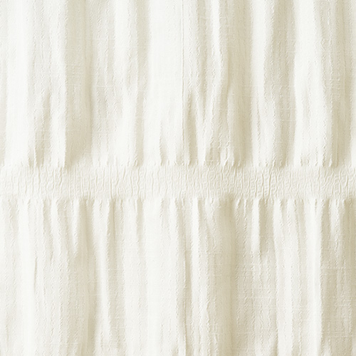 タック使いブラウス