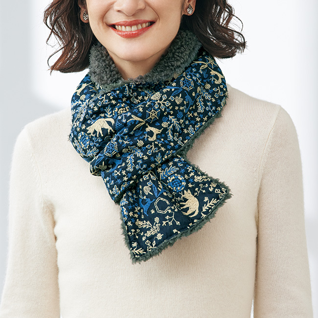 刺しゅう生地を使ったネックウォーマー