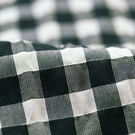 ギンガムチェックモックネックブラウス