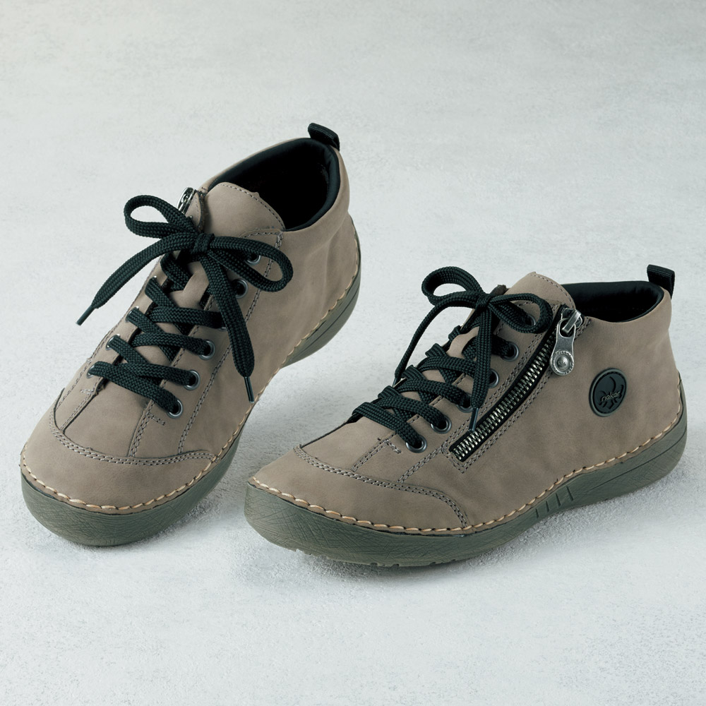 ファスナー付きシューズ