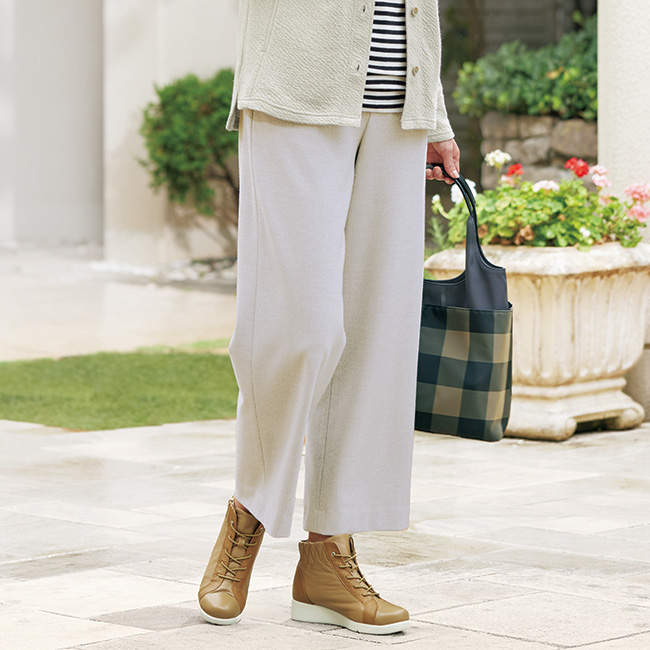 快適フィットのハイカットスニーカー