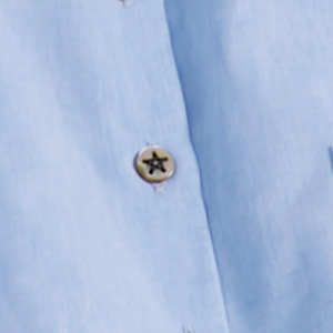 コットンリネンシャンブレーのシャツ