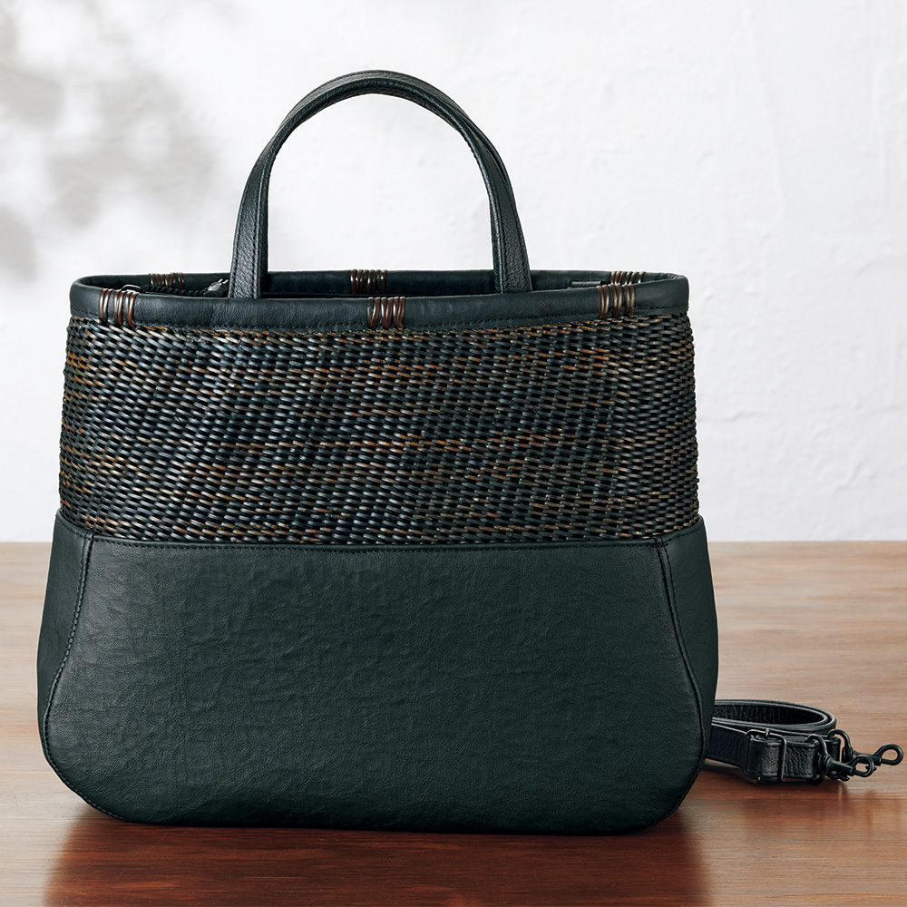 籐と牛革のハンドバッグ