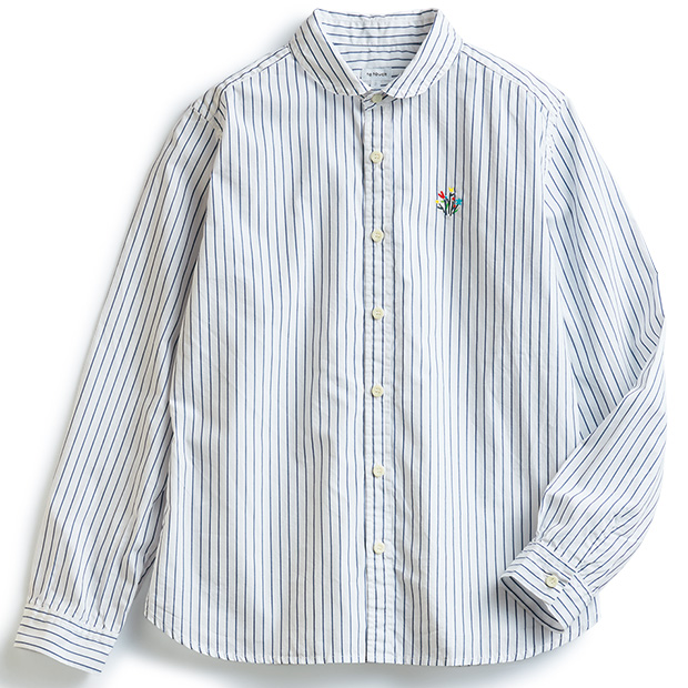 花束刺しゅうのブラウス