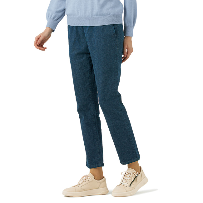 ファスナー付きスニーカー