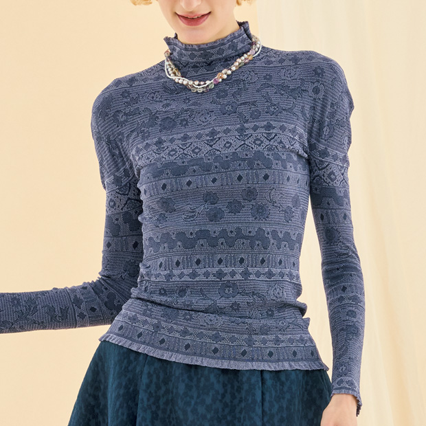 ラッセル編みハイネックプルオーバー／当社限定モデル