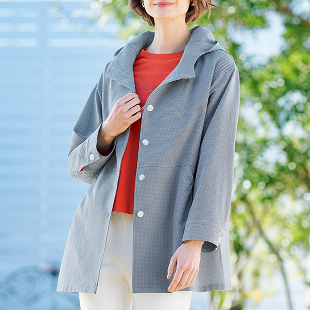 機能付き軽量ギンガムコート