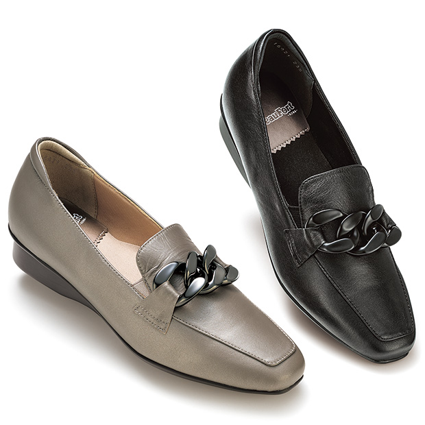 チェーンパーツ付きソフトローファー