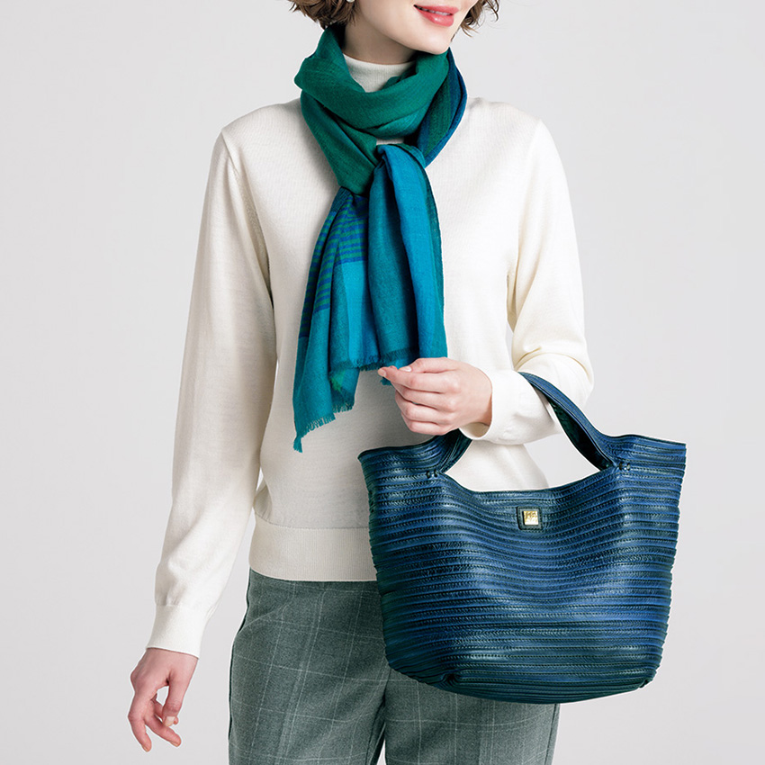 ウォッシャブルウール・タートルネックセーター