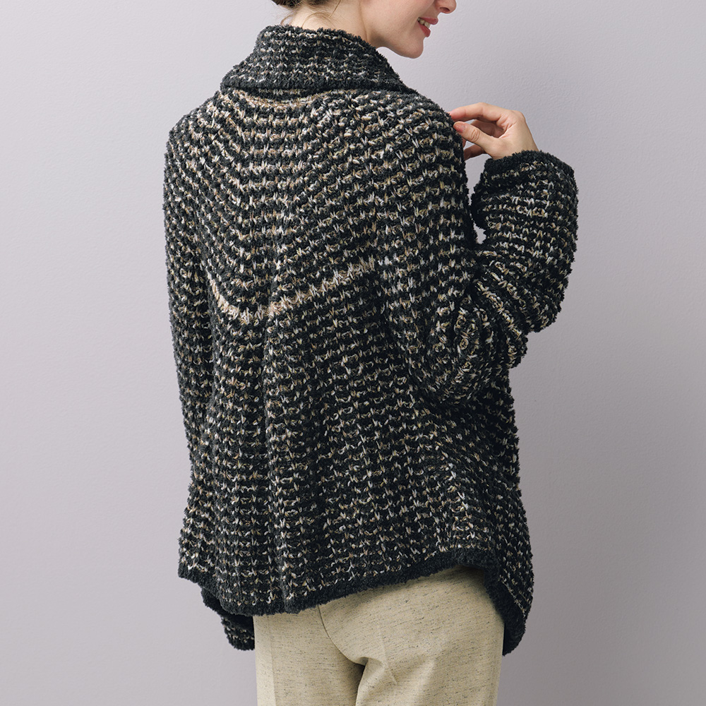 手編みのビッグカラーカーディガン